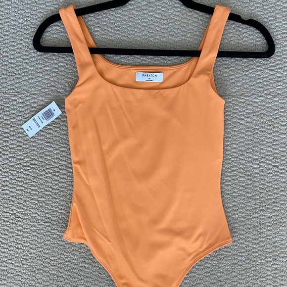 Babaton Tops - NWT Babaton Contour Bodysuit